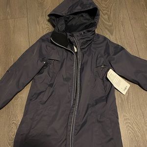 NWT Lululemon Fo Drizzle Jacket in Cadet Blue